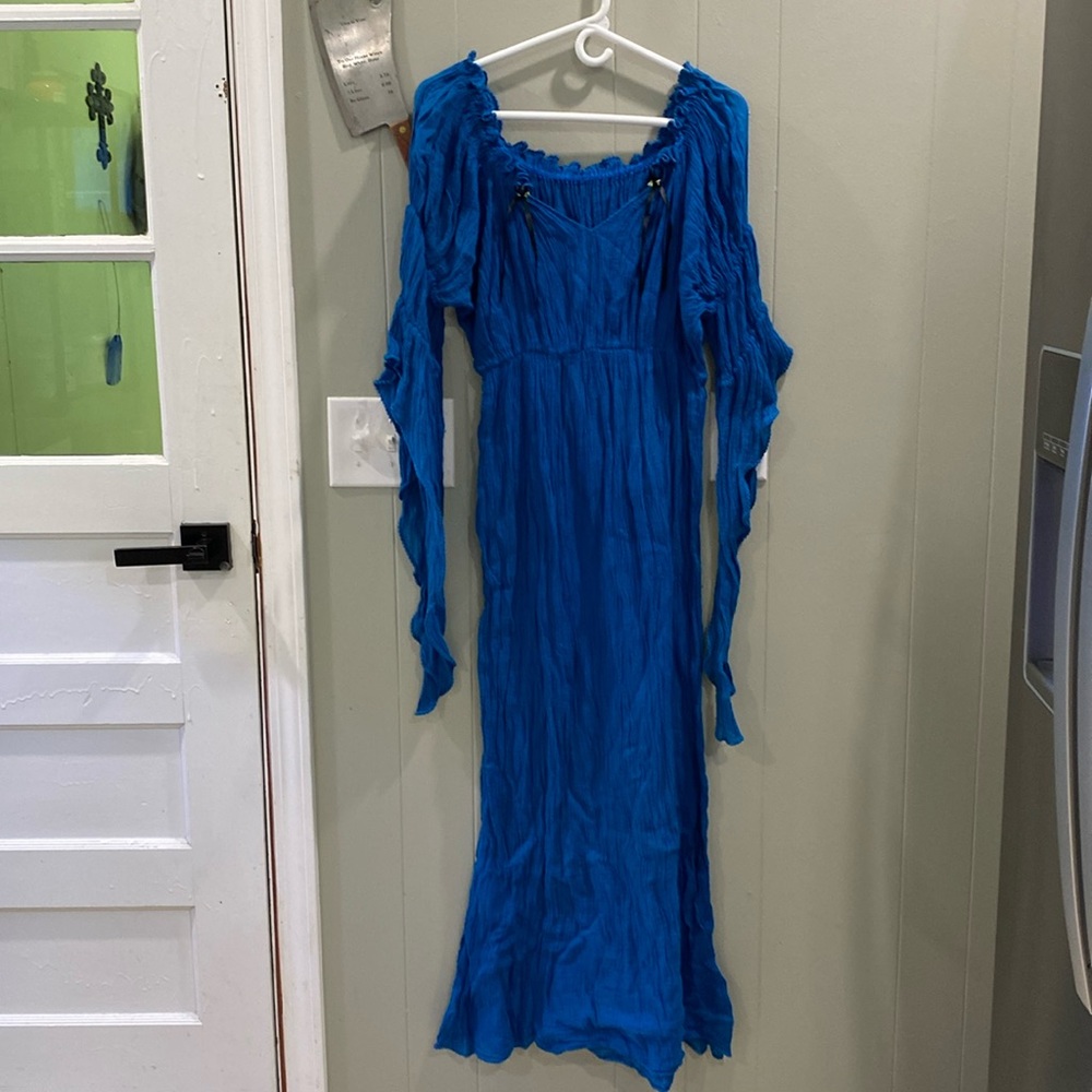 Women’s renaissance fashion dress.